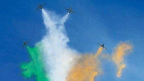 Indyjskie samoloty HAWK podczas akrobacji - fot. BAE Systems 