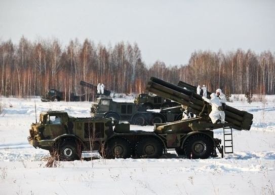 Zakupy generacyjnie nowego uzbrojenia, jak czołgi T-14 Armata są opóźnione, ale Rosja modernizuje istniejące czołgi. Fot. kremlin.ru.