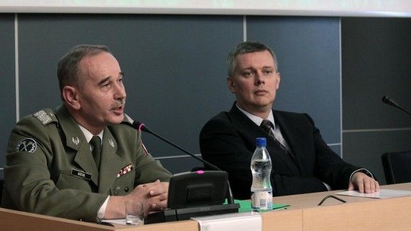 szef Sztabu Generalnego WP gen. broni Mieczysław Gocułfo i szef MON Tomasz Siemoniak - fot. MON