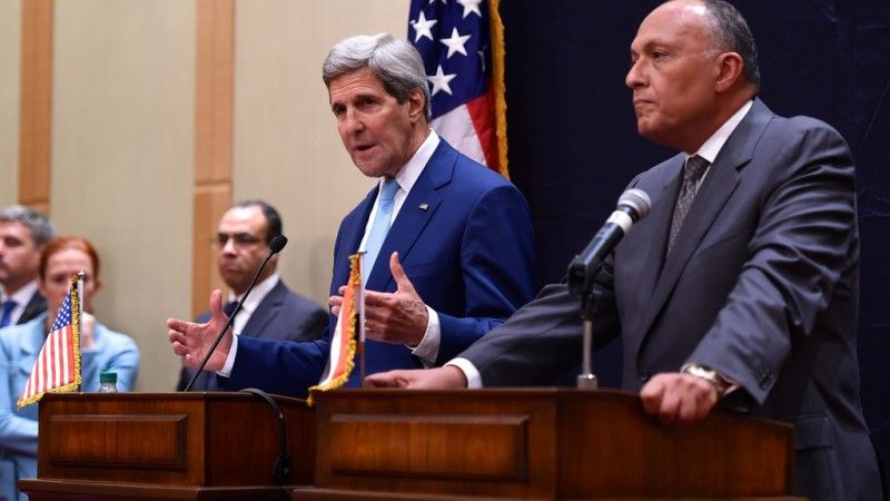 Sekretarz stanu USA John Kerry podczas konferencji prasowej z szefem egipskiego MSZ. Fot. Departament Stanu USA.
