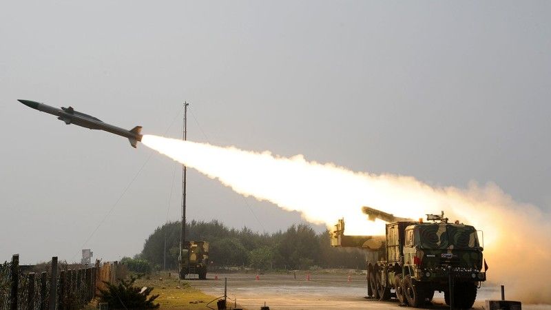 Indie prowadzą zakrojony na szeroką skalę program rozwoju systemów rakietowych, w tym zestawów przeciwlotniczych (na zdjęciu) i przeciwrakietowych. Fot. pib.nic.in/Wikimedia Commons.