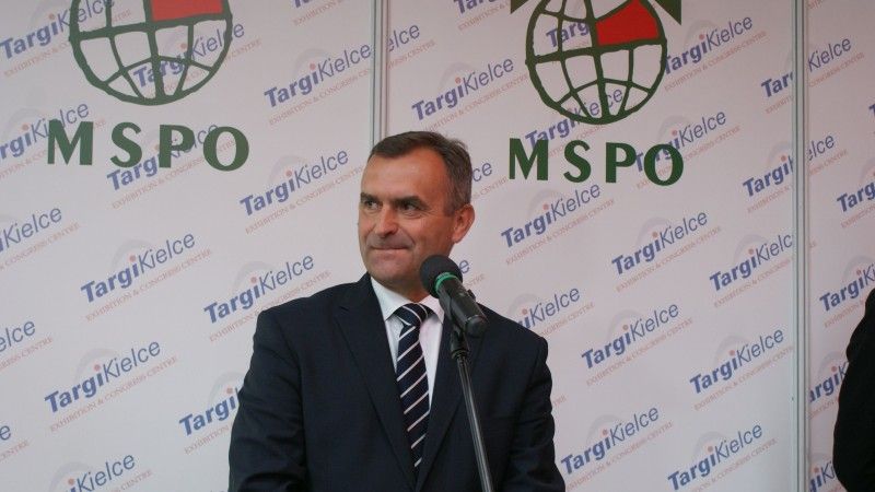 O wdrożeniu rządowego planu konsolidacji polskiego przemysłu obronnego minister Karpiński poinformował podczas MSPO w Kielcach. Fot. P. Maciążek/D24
