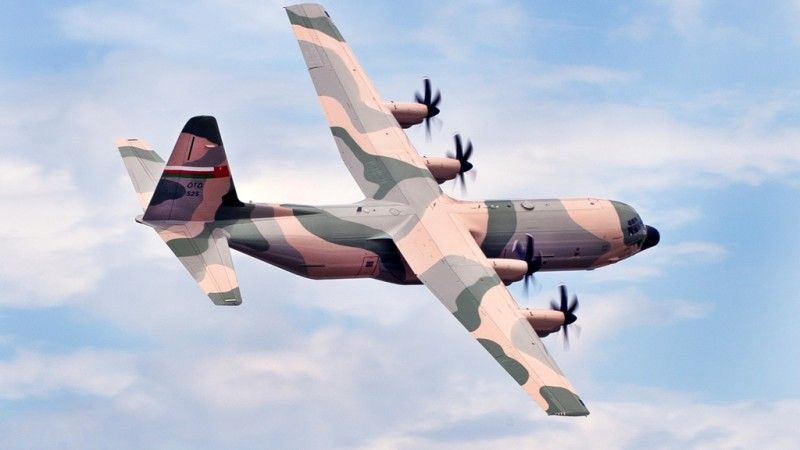 Pierwszy C-130J Super Hercules sił zbrojnych Omanu w czasie lotu próbnego - fot. Lockheed Martin