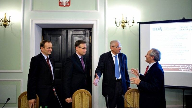 Od lewej: poseł Edward Siarka, Arkadiusz Mularczyk, Ludwik Dorn i min. Stanisław Koziej - fot. BBN.