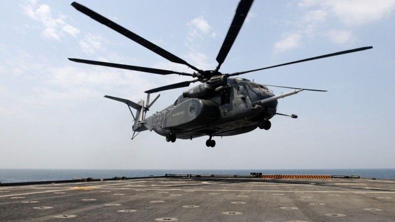 Ciężki śmigłowiec transportowy Sikorsky MH-53E Sea Dragon amerykańskiego lotnictwa morskiego - fot. US Navy