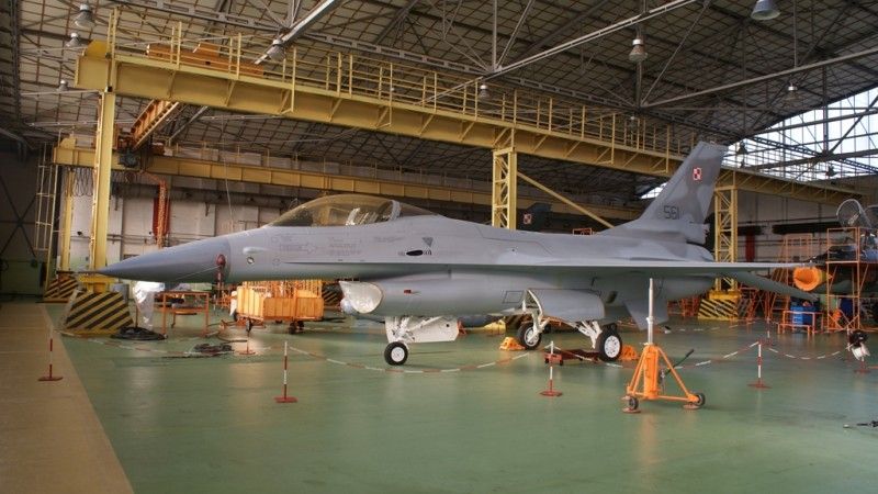 Bydgoskie WZL-2 będą serwisować polskie wielozadaniowe samoloty bojowe F-16C/D Jastrząb – fot. Łukasz Pacholski