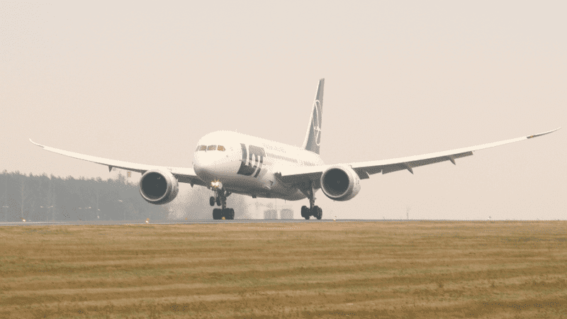 Samolot B787 Dreamliner należący do LOT. Fot. Grzegorz Jereczek/flickr/CC BY SA 2.0/[https://creativecommons.org/licenses/by-sa/2.0/]
