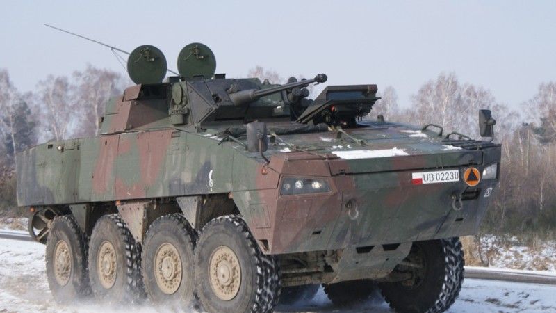 Kołowe transportery opancerzone Rosomak stają się coraz popularniejsze w Wojsku Polskim, kontrakt na kolejne zwiększy flotę do około 850 sztuk - fot. Łukasz Pacholski