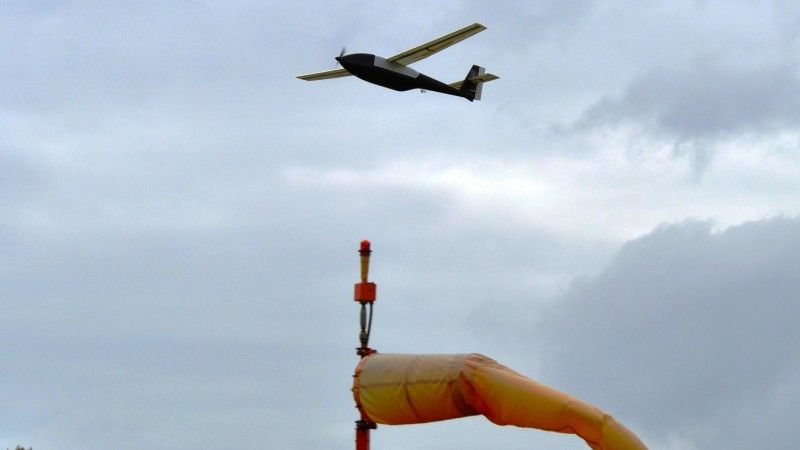 Po raz pierwszy dron napędzony wodorem latał be przerwy 48 godzin – fot. U.S. Naval Research Laboratory
