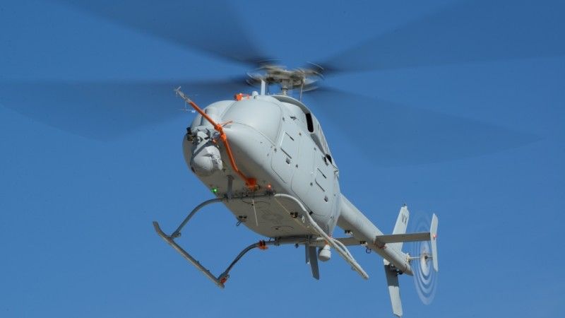 Oblatano drugi egzemplarz dronu MQ-8C Fire Scout, który będzie służył do testowania pełnego wyposażenia pokładowego przewidzianego na ten typ dronów– fot. Northrop Grumman