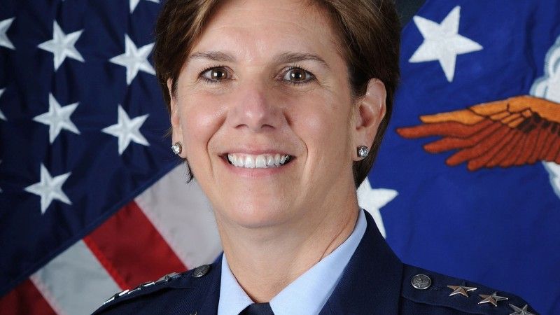 Generał porucznik Lori J. Robinson otrzymała nominację na stanowisko szefa dowództwa USAF w rejonie Pacyfiku. Fot. USAF.