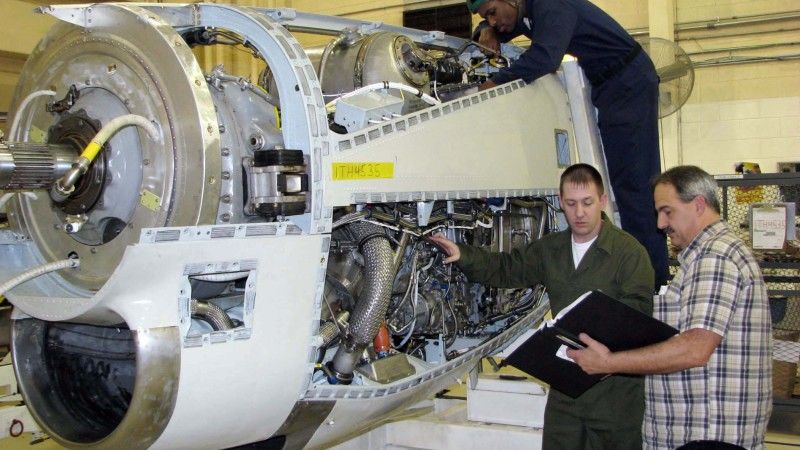 Firma Rolls-Royce otrzymała półmiliardowy kontrakt na wsparcie logistyczne dla silników T56 wykorzystywanych przede wszystkim w lotnictwie morskim – fot. US Navy