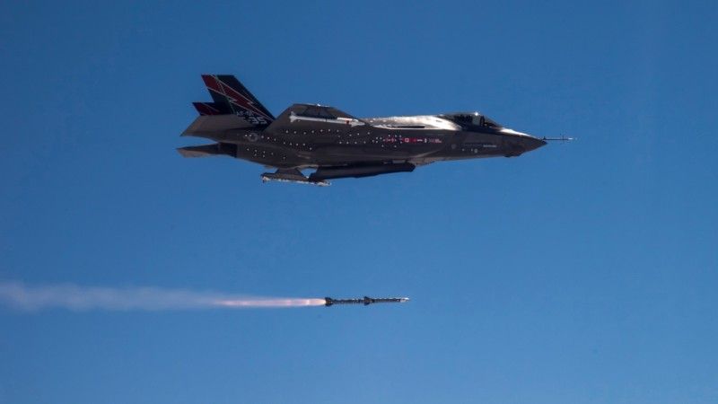 Test odpalenia rakiet AIM-120 z samolotu F-35A – fot. USAF