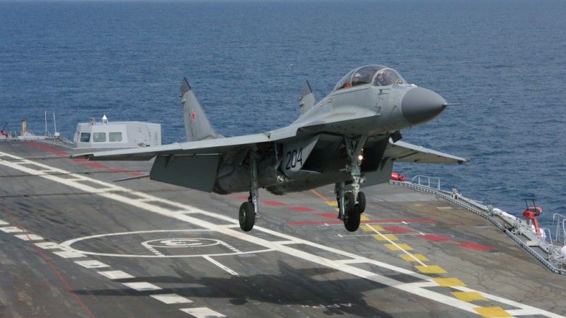 W tym roku Rosja dostarczy Indiom siedem myśliwców pokładowych MiG-29K/KUB - fot. Internet