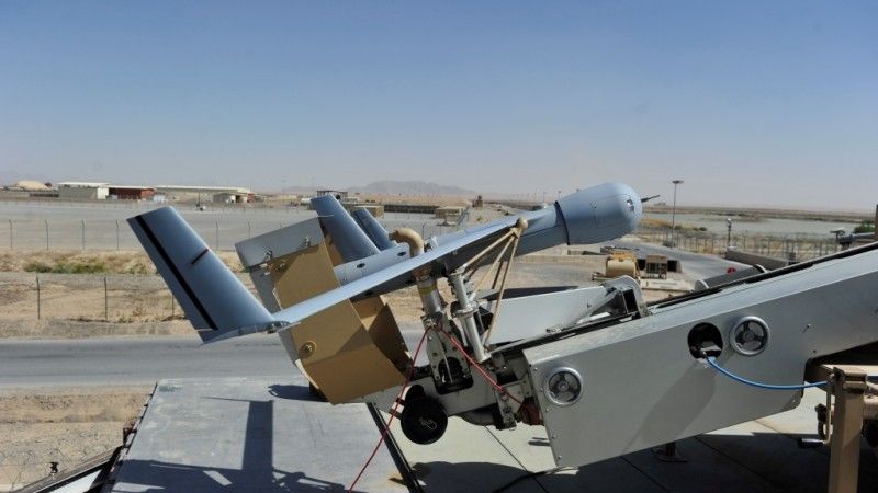 Przygotowany do startu dron Boeing ScanEagle w czasie działań w Afganistanie – fot. K.Volk/US Navy
