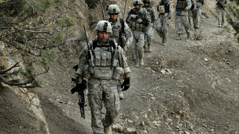 Amerykańscy spadochroniarze w Afganistanie. Fot. Staff Sgt. Andrew Smith/US Army.
