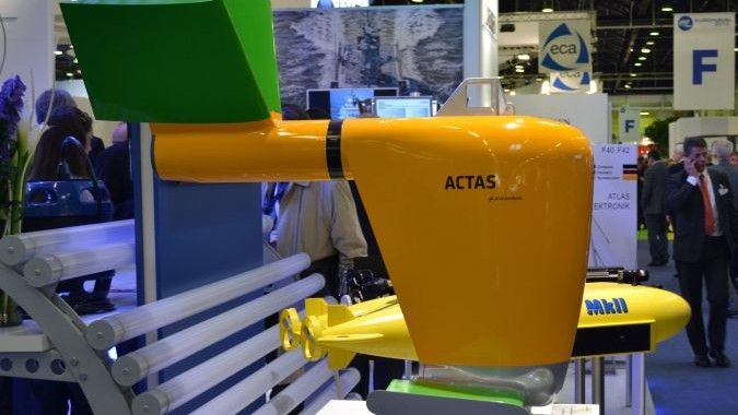 Holowane sonary aktywno-pasywne niemieckiej firmy Atlas Elektronik do poszukiwania okrętów podwodnych będą montowane na indyjskich okrętach – fot. M.Dura