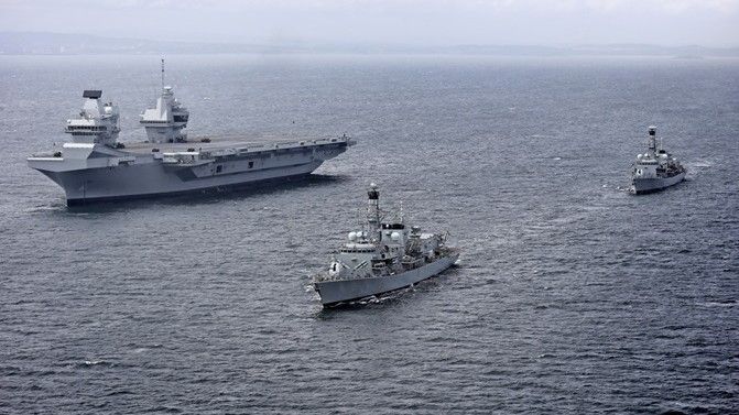 Wszystkie śmigłowce ćwiczące z HMS „Queen Elizabeth” należały 820. Dywizjonu lotnictwa morskiego bazującego na stałe w Culdrose. Fot. Royal Navy