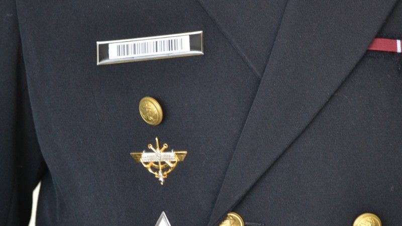 Od września 2016 r. nie będzie już nazwisk na polskich mundurach, a jedynie kody kreskowe. Fot. M.Dura