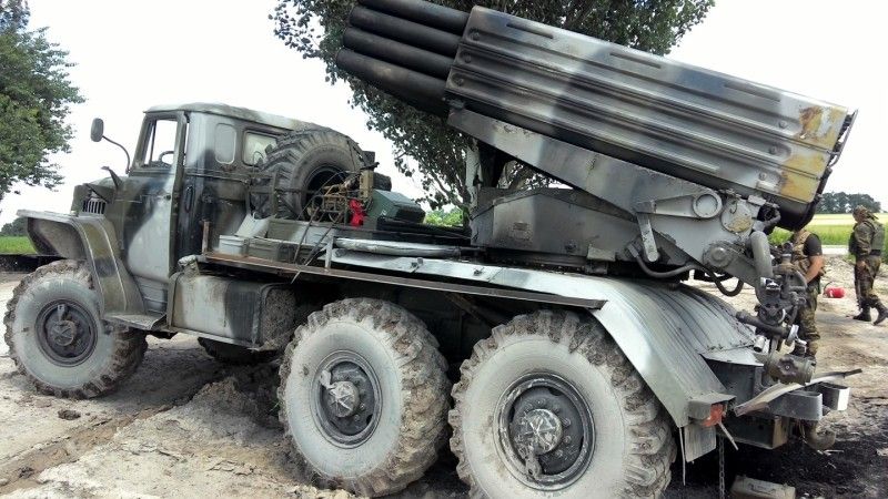 W rejonie Mariupola siły prorosyjskie użyły systemów rakietowych Grad. Na zdjęciu wyrzutnia BM-21 Grad, zdobyta przez siły ATO w czerwcu br. Fot. mil.gov.ua.