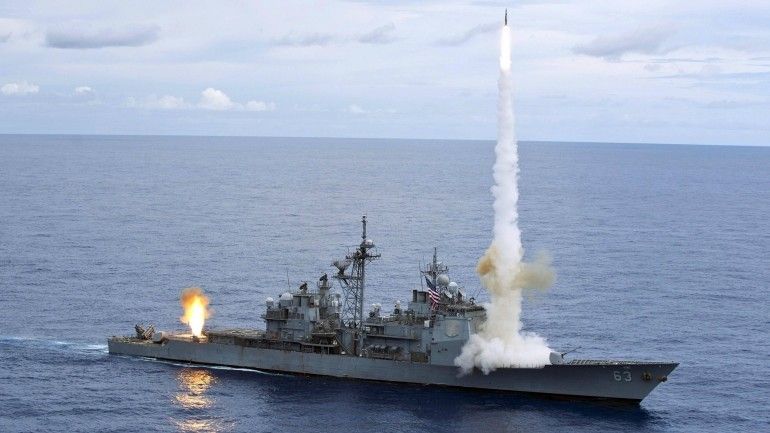 Odpalenie rakiety SM-6 - fot. US Navy