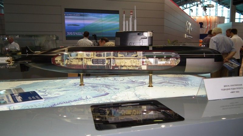 Model okrętu podwodnego typu Amur 1650 - autor A. Nitka