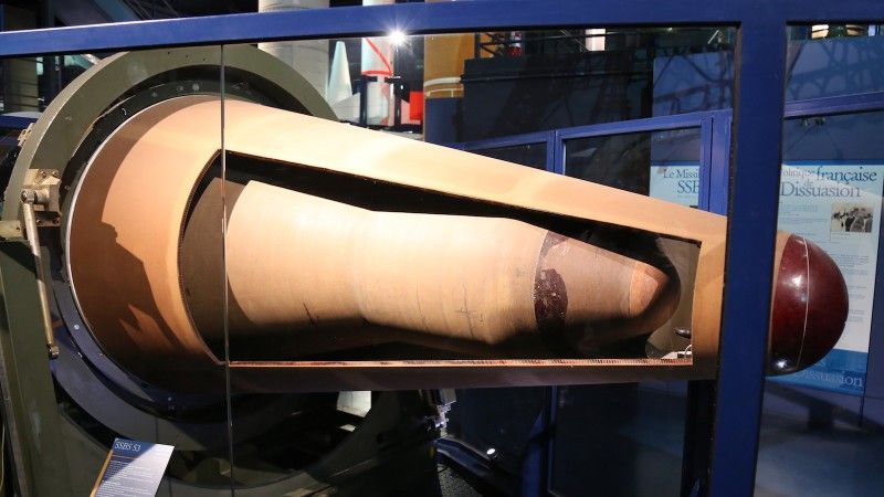 Głowica jądrowa zamontowana na wycofanym ze służby francuskim pocisku balistycznym bazowania lądowego S3, fot. Andrzej Hładij/Defence24.pl