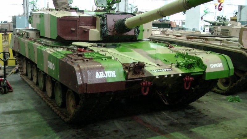 Rozpoczęto badania eksploatacyjno-wojskowe indyjskiego czołgu ArjunMk II– fot. topwar.ru
