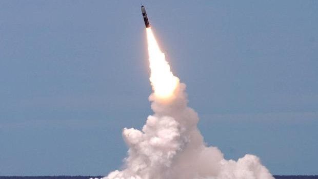 Indie odpaliły spod wody rakietę balistyczną K-5 przeznaczoną dla swojego atomowego okrętu podwodnego INS „Arihant” – fot. www.newsbharati.com