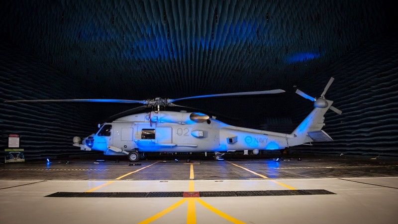 Pierwszy australijski śmigłowiec MH-60R otrzymał system walki elektronicznej EWSS– fot. Lockheed Martin