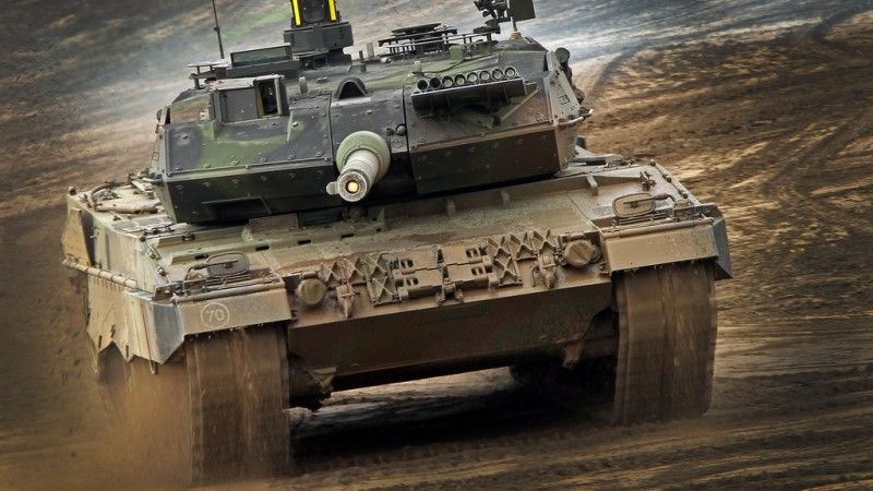 W 2013 roku zawarto między innymi kontrakt na sprzedaż 62 czołgów Leopard 2 (na zdjęciu) i 24 haubic Panzerhaubitze 2000 do Kataru. Fot. Sebastian Wilke/Bundeswehr/Medien Bundeswehr/flickr.