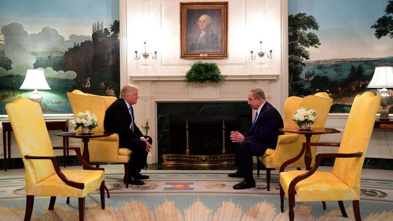 Benjamin Netanyahu i Donald Trump w czasie wizyty premiera Izraela w Waszyngtonie w lutym 2017 r. Fot. Photo: Avi Ohayon, GPO / Facebook