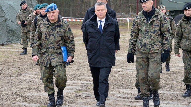 MInister Tomasz Siemoniak powitał żołnierzy XI zmiany - fot. 11 Dywizja Kawalerii Pancernej