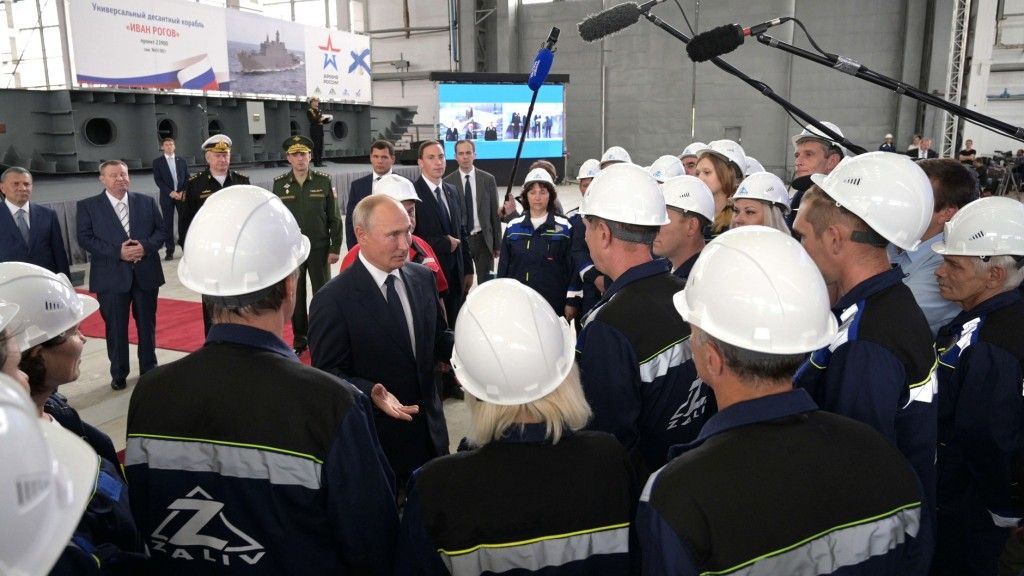 Uroczyste rozpoczęcie budowy rosyjskich Mistrali w obecności Prezydenta Federacji Rosyjskiej Władimira Putina 20 lipcu 2020 roku. Fot. zalivkerch.com