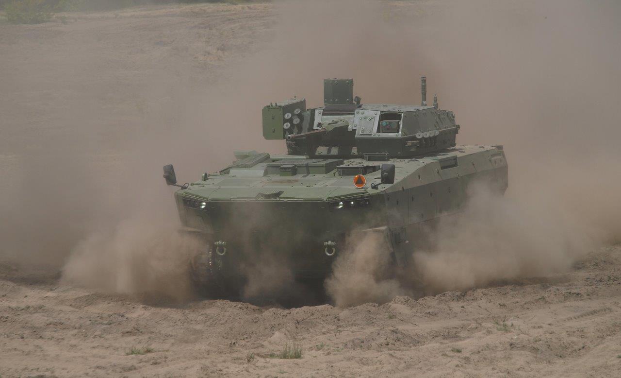 Były szef MON: mam nadzieję na podpisanie wynegocjowanych umów, w tym na Borsuka