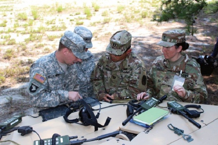 Włókno cyfrowe / fot. U.S. Army DEVCOM Army Research Laboratory Public Affairs