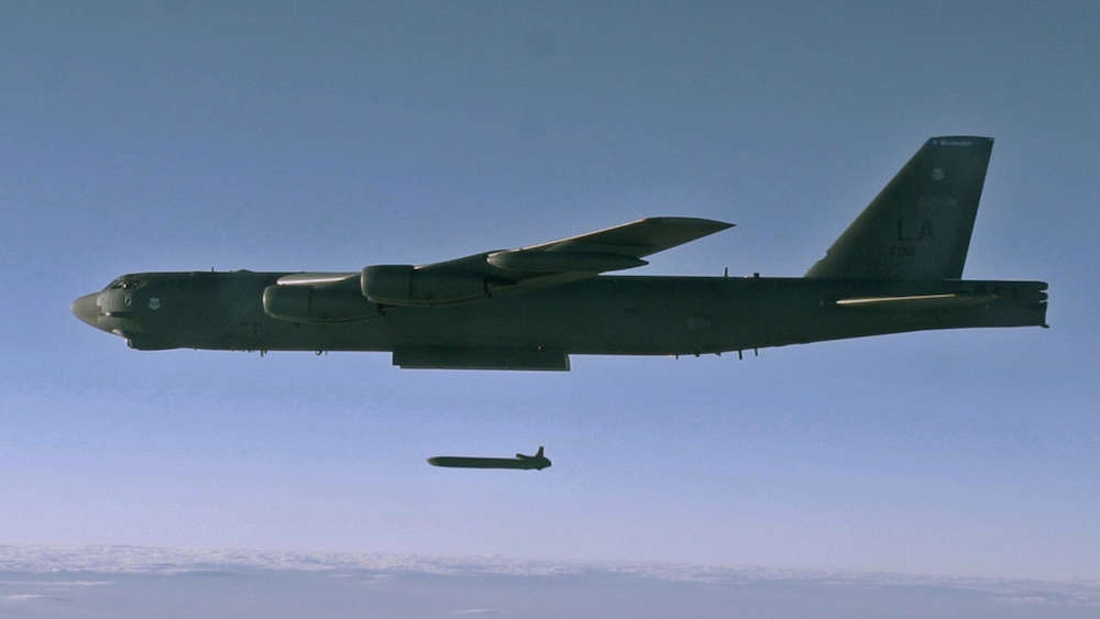 B-52 zrzuca pocisk ALCM, / Fot. U.S. Air Force, Staff Sgt. Roidan Carlson