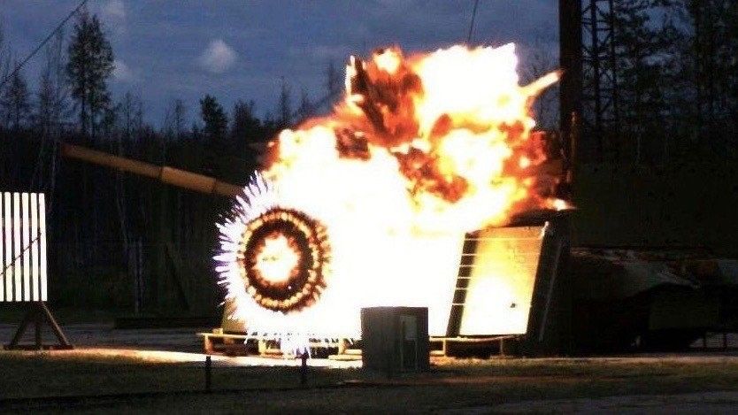 Rosyjska Arena zestrzeliła drony, ale T-72 zniszczono. Dlaczego?