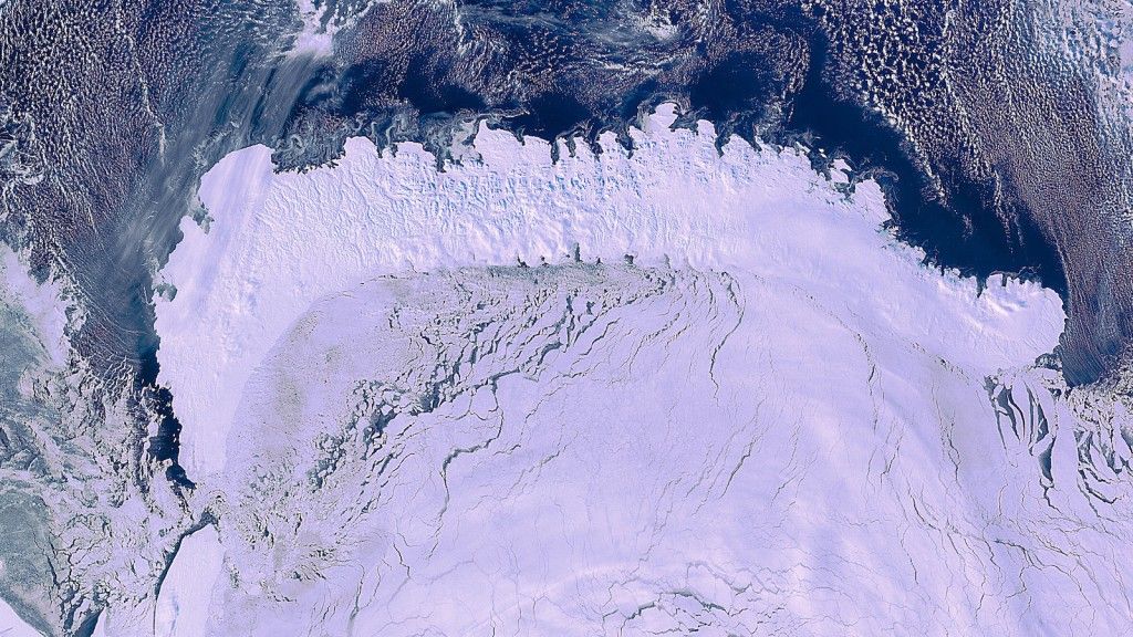 Archipelag Nowej Ziemi na Oceanie Arktycznym (Rosja) - widok z satelity Envisat. Fot. ESA (CC BY-SA 3.0 IGO)