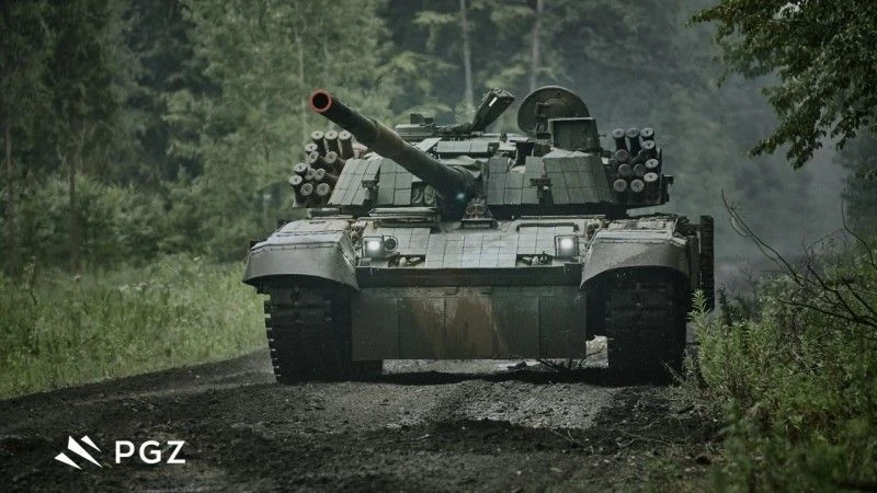 PT-91 Twardy na poligonie
