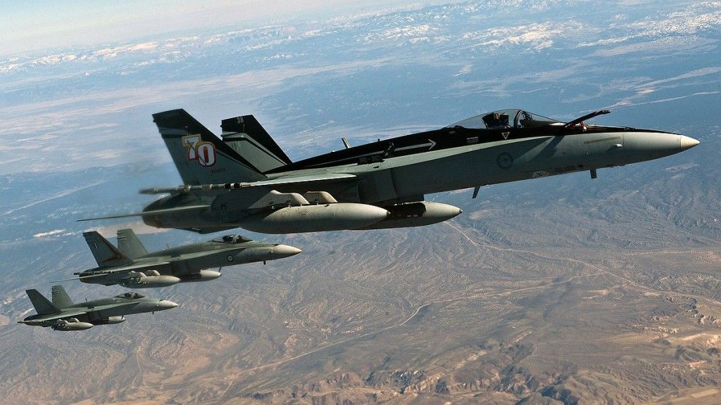 Australijskie Hornety w przyszłości już z pociskami hipersonicznymi?, fot. U.S. Air Force Senior Airman Brett Clashman , domena publiczna, commons.wikimedia.org
