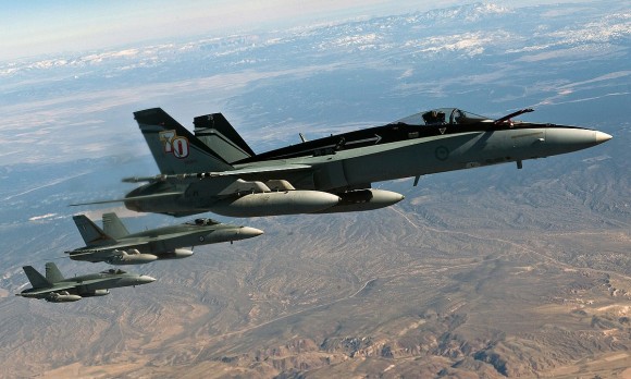 Australijskie Hornety w przyszłości już z pociskami hipersonicznymi?, fot. U.S. Air Force Senior Airman Brett Clashman , domena publiczna, commons.wikimedia.org