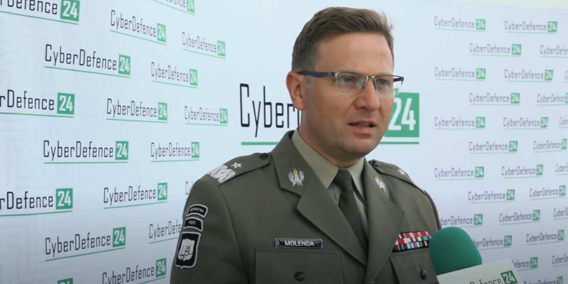 Dowódca cyberwojsk RP celem oszustów