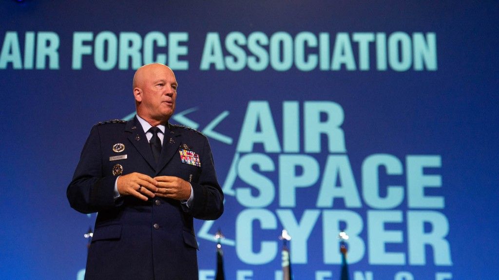 Gen. Raymond podczas prezentacji przeprowadzonej 21 września br. Fot. US Space Force/U.S. Air Force - Tech. Sgt. Areca T. Wilson [spaceforce.mil]