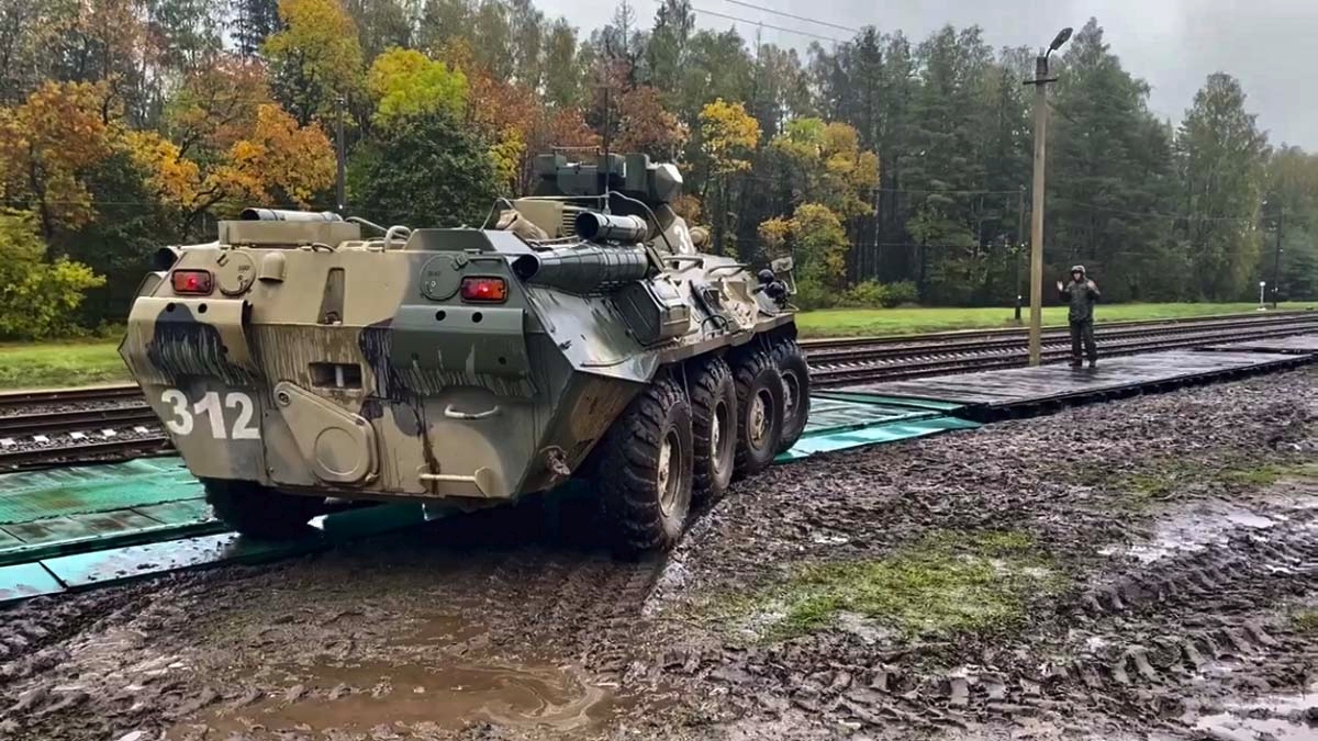 Rosja przerzuca sprzęt wojskowy z Białorusi na Donbas