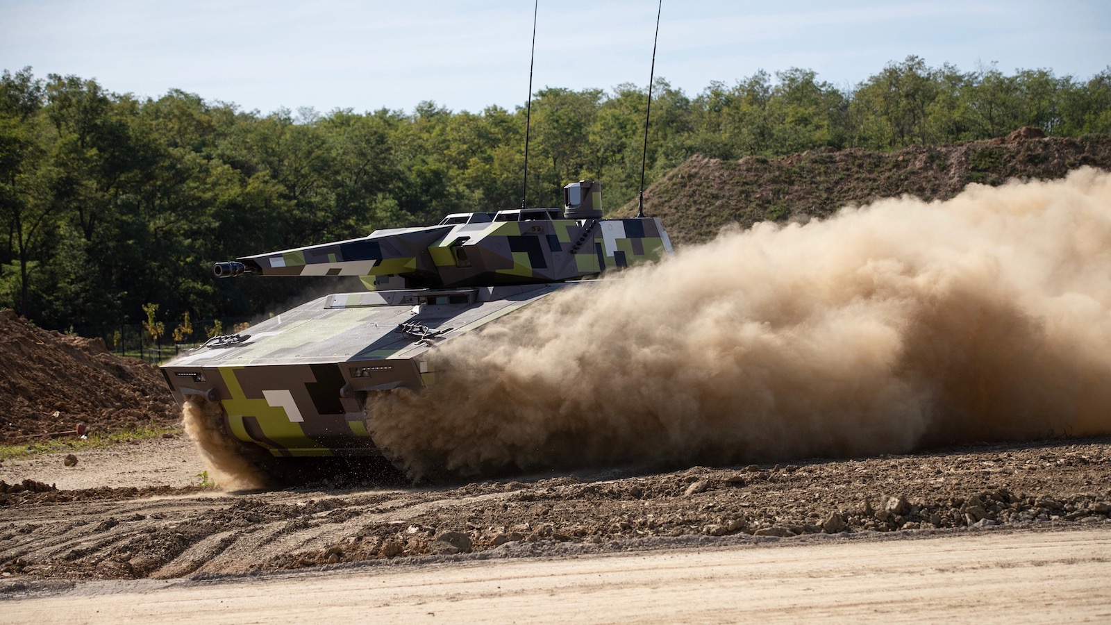 Will Germany produce combat vehicles in Ukraine? (Non) mobilisation of the European economy