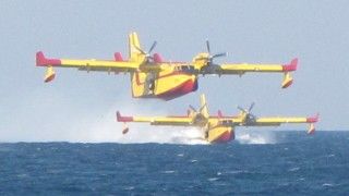 Greckie CL-415, fot. Michael Sender - Michael Sender, licencja CC BY-SA 3.0, commons.wikimedia.org