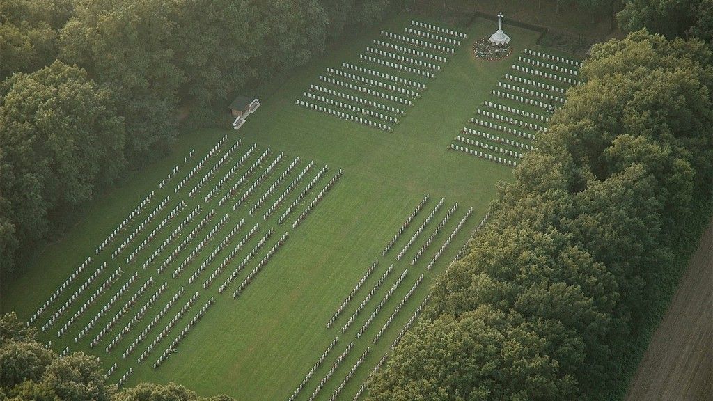 Cmentarz „Arnhem Oosterbeek War Cemetery”. Fot. McDavids/Wikimedia Commons/CC BY SA 3.0.