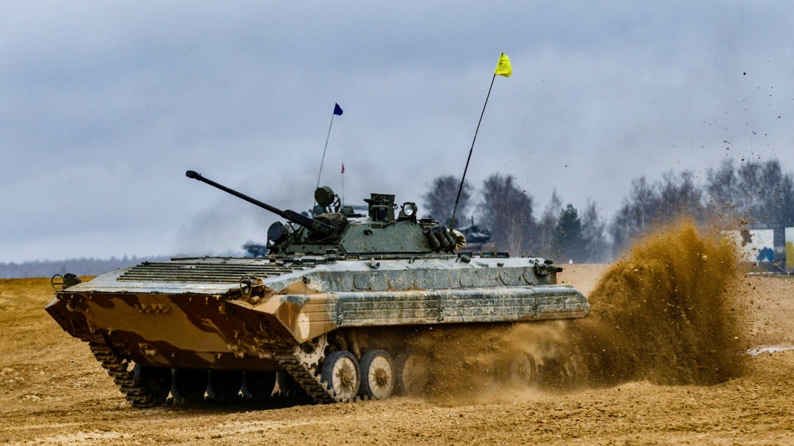 Donieccy separatyści z "reaktywnym" BMP-2