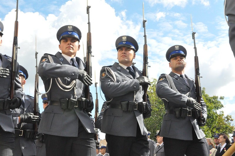 Fot. Ślubowanie nowych policjantów / Ministerstwo Spraw Wewnętrznych i Administracji / Flickr